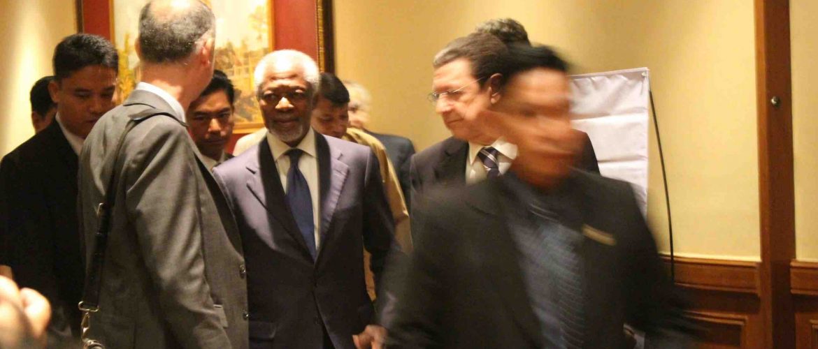 Kofi Annan pledges press access, aid for Arakan