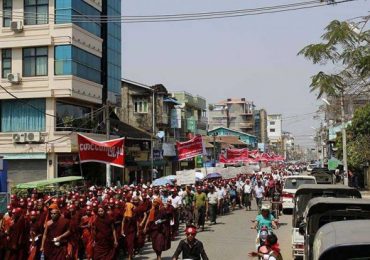 Hundreds protest Rohingya ID cards in Arakan
