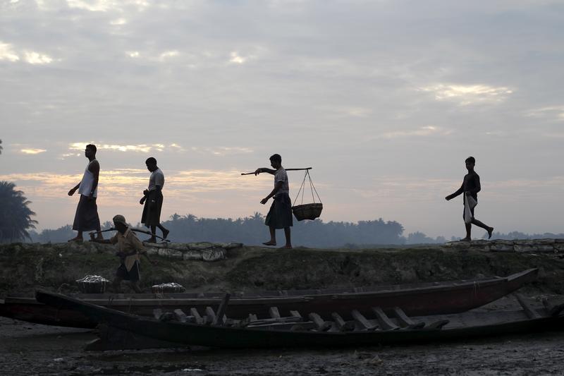 Displaced Rohingya in camps face aid crisis after latest violence