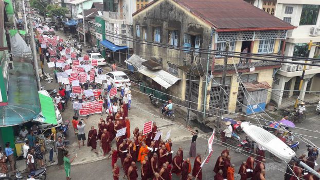 Arakan Buddhists rally against the return of Muslim refugees