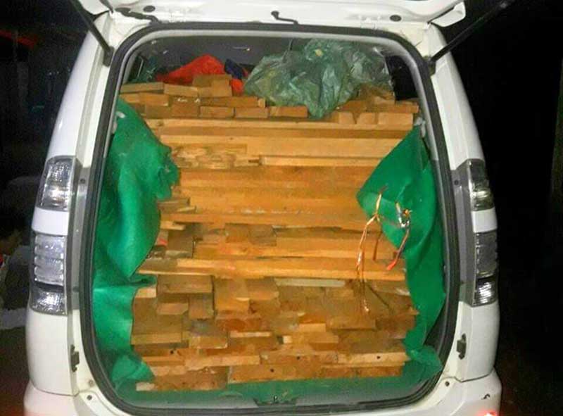 Military man caught with illegal timber