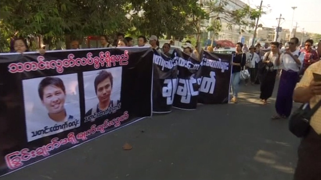 Burmese journalists, activists rally for release of detained Reuters reporters
