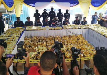 Malaysia makes record bust of crystal meth, shipped from Burma