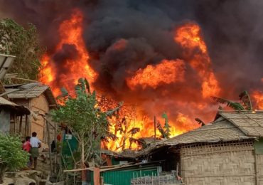 Fire ravages Rohingya refugee camp in Bangladesh