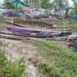 Residents-from-13-villages-on-Nga-Man-Ye-island-of-Myebon-Township-state-that-at-least-65-percent-of-homes-and-50-fishing-boats-were-destroyed-by-Cyclone-Mocha