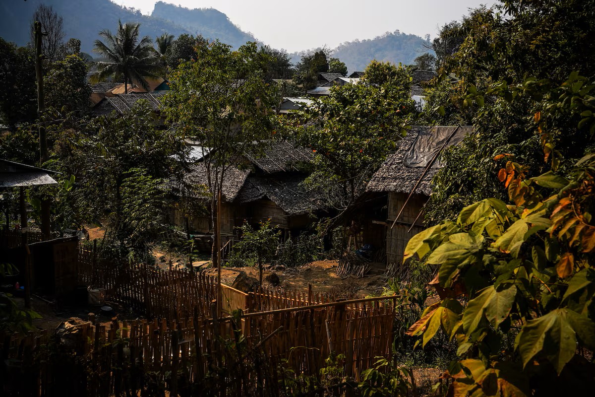 Thailand grants some Myanmar refugees legal right to legal work