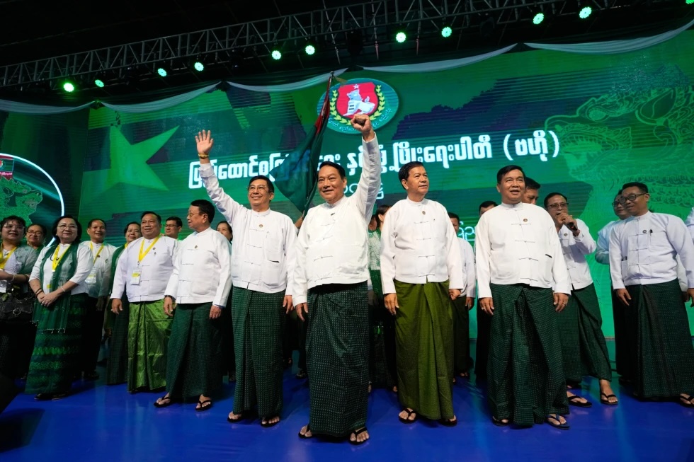 Military-proxy USDP leads in early election results in Myanmar