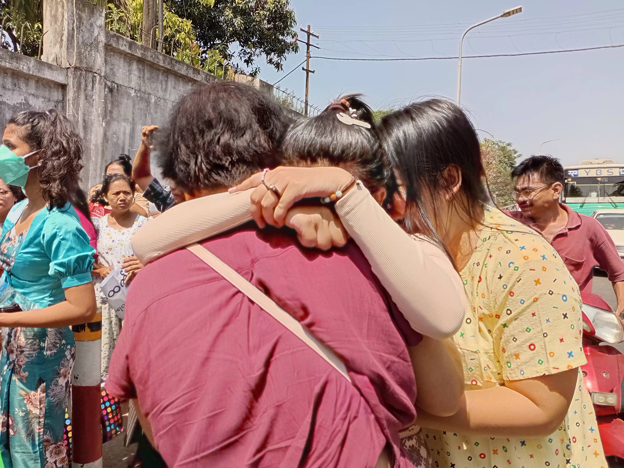 Over 10,000 prisoners included in Peasants’ Day amnesty; Myanmar nationals in Middle East concerned