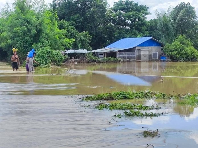 Junta troops shut down the Sagaing Bridge and confiscate medicine bound for flood victims.